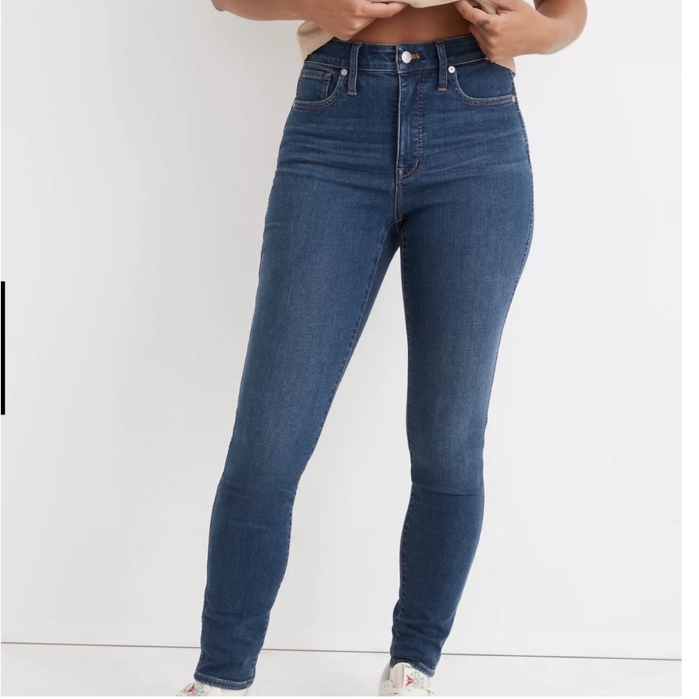 Madewell High-Rise Skinny Jeans in Dark Blue - Picture 2 of 16